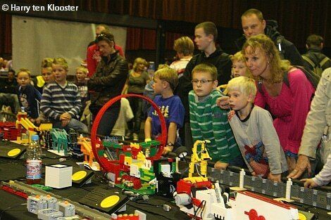 21-10-2011_grote_drukte_en_poging_lego-wereldrecord_in_de_ijsselhallen__09.jpg