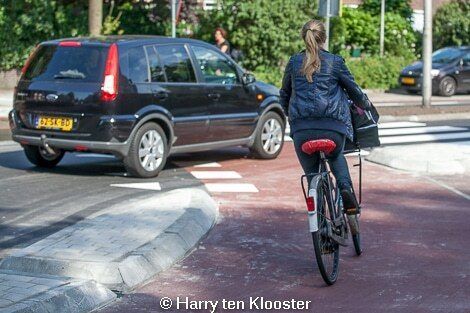 26-08-2013_nieuwe_fietsrotonde_vechtstraat-wipstrikkerallee_open_voor_verkeer_06.jpg