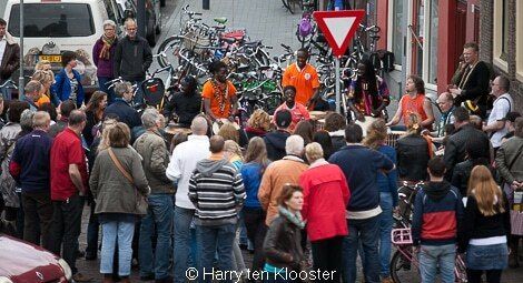 30-04-2013_vlaghijsen_grotemarkt_seremonie_grotekerk-loco._rene_de_heer_13.jpg