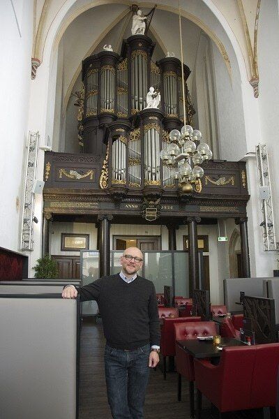 organist_tromp_van_goor_voor_het_quellhorstorgel.jpg
