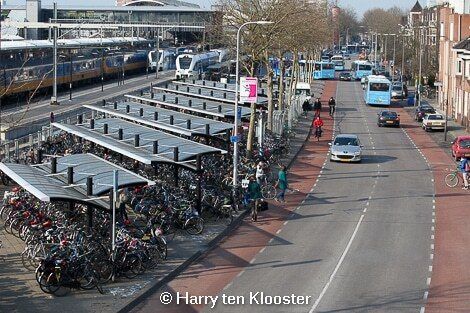 12-02-2013_fietsenchaos_stationsbuurt_01.jpg