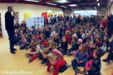 31-01-2013_opening_schoolbieb_de_zuidster-nelleke_vedelaar_01.jpg