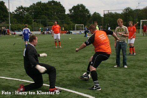 06-06-2009_gehadicapten_foetbal_op_het_htc_terrein_1.jpg
