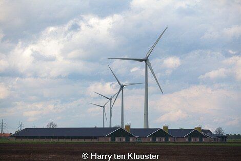 11-05-2013_weerfoto__windmolenpark_ten_noorden_van_zwolle.jpg