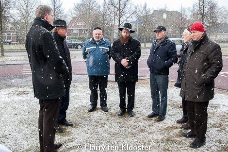 13-03-2013_onthulling_bordje_joodse_begraafplaats_bij_het_ecodrome-van_as__02.jpg