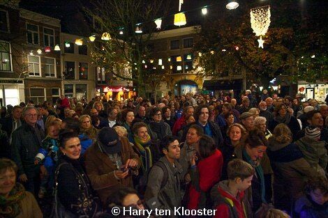 01-11-2013_lampenkappen_verlichting_sassenstraat_ontstoken_04.jpg