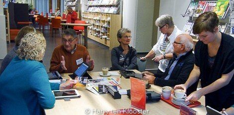 25-11-2013_opening_ipad_cafe-bibliotheek-john_van_boven_02.jpg