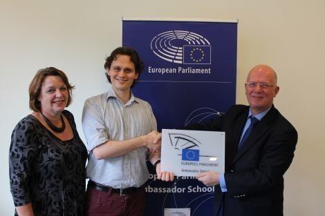 26112015certificaat_european_parliament_ambassador_school_het_ccc.jpg