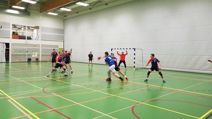 Handballers Travelbags/HV Zwolle delven onderspit tegen The Flyers - Foto: Ingezonden foto