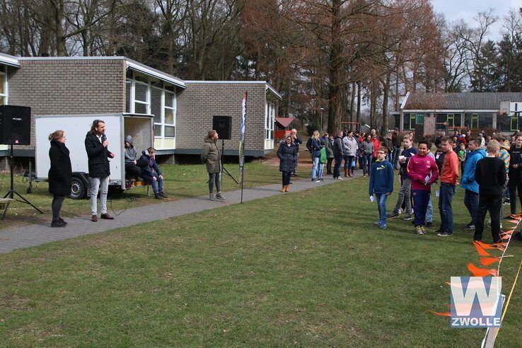Leerlingen zetten zich in tijdens sponsorloop voor Spieren voor Spieren - Foto: Jan van der Meulen