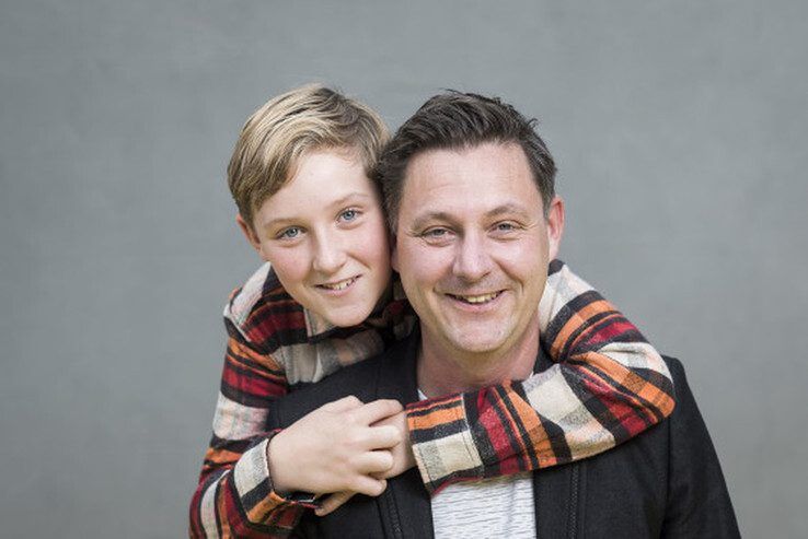 Zwolse vader en zoon in ‘Jij&Ik voor War Child’ op NPO 1 - Foto: Ruben Timman