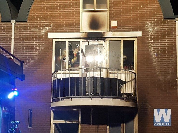 Woningbrand in Berkumstraat Zwolle - Foto: Arjen van der Zee