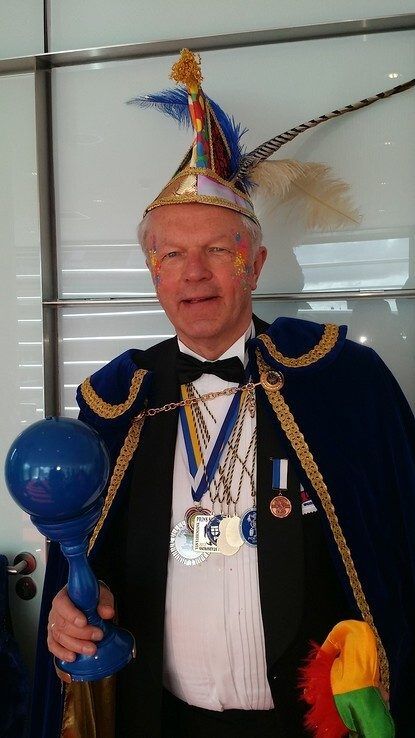 OZB reikt Blauwe Bal uit aan Burgemeester Henk Jan Meijer