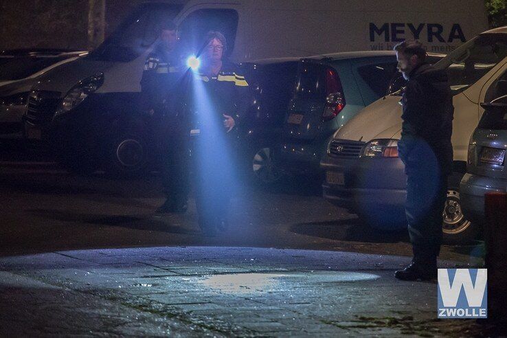 Molotovcocktails tegen woning in de Alm gegooid: Politie zoekt getuigen - Foto: Rob Jager