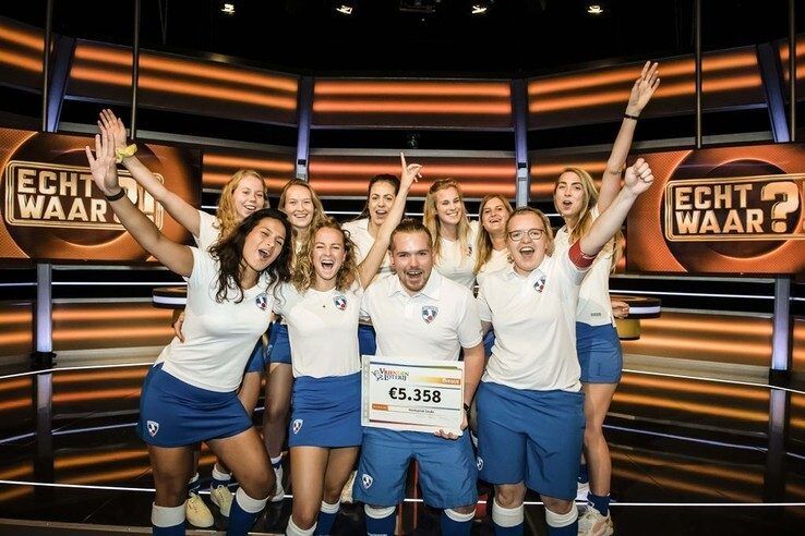 Hockeyclub Zwolle wint 5.358 euro in SBS6-programma ‘Echt Waar?!’ - Foto: Jurgen Jacob Lodder