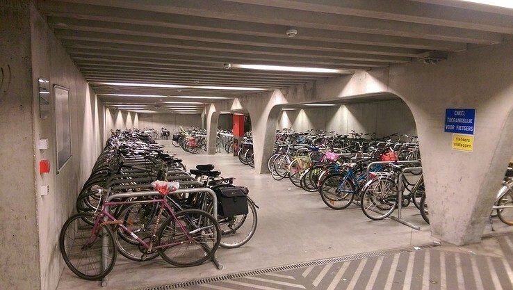 Stallingpas vervangt parkeerkaartjes bij drie gratis bewaakte fietsenstallingen in Zwolse binnenstad - Foto: Stockfoto