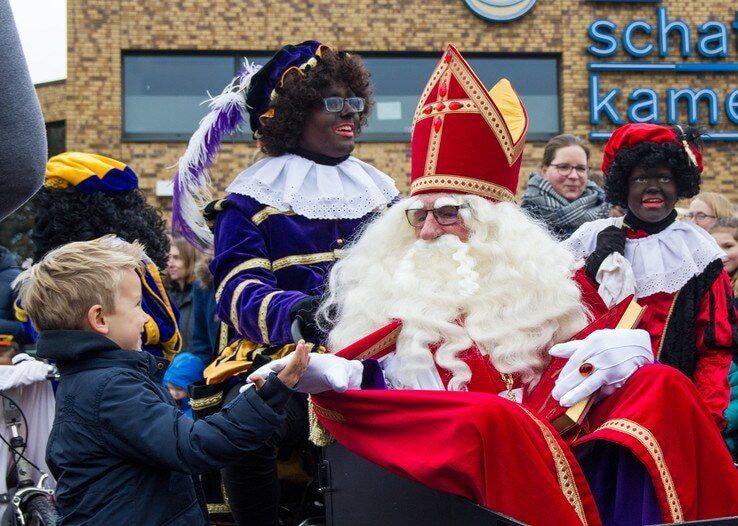 Sint brengt bezoek aan Zwolse wijk Stadshagen - Foto: Ditte Verhagen