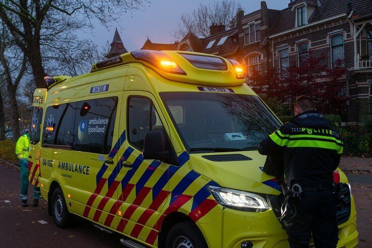 Fietsster gewond op Willemskade - Foto: Peter Denekamp
