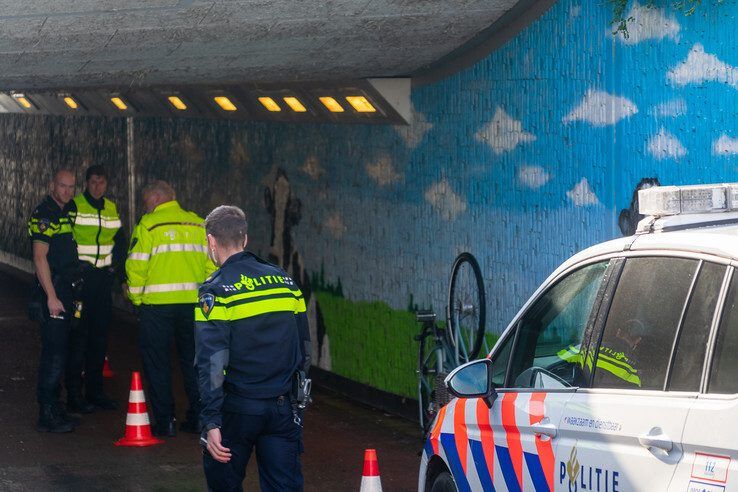 Fietsster ernstig gewond door ongeval in Lünentunnel - Foto: Peter Denekamp