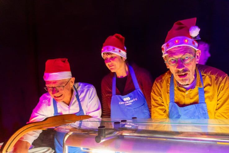 Gezellig kerstdiner met muziek in de WRZV Hallen - Foto: Peter Denekamp
