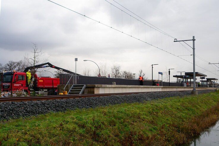 Verlenging perron station Zwolle-Stadshagen - Foto: Peter Denekamp