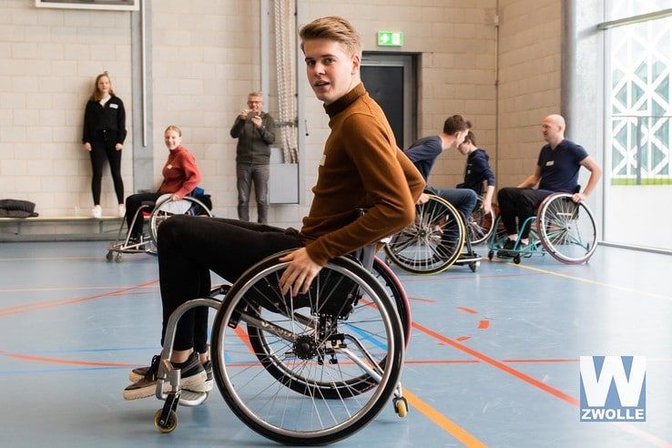 Studenten naar Paralympic Experience Day op Hogeschool Windesheim - Foto: Henrico van der Dussen