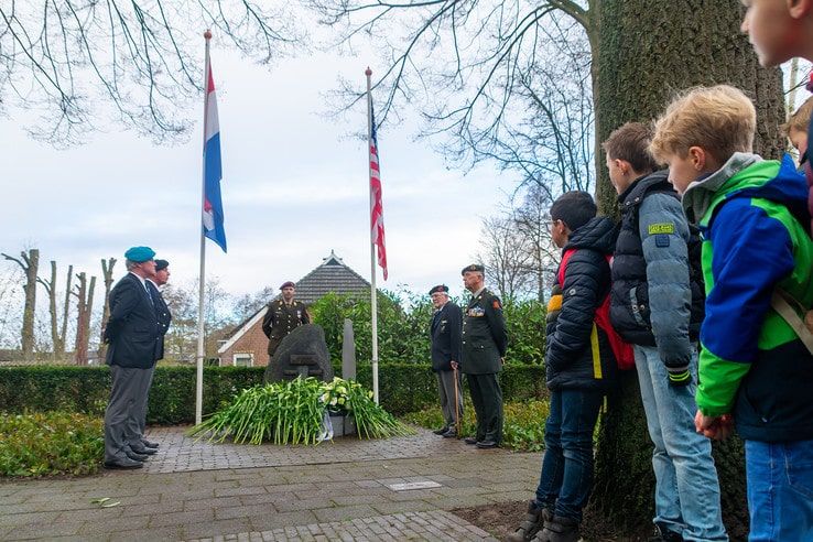 Herdenkingsplechtigheid bij oorlogsmonument Eikenlaan - Foto: Peter Denekamp