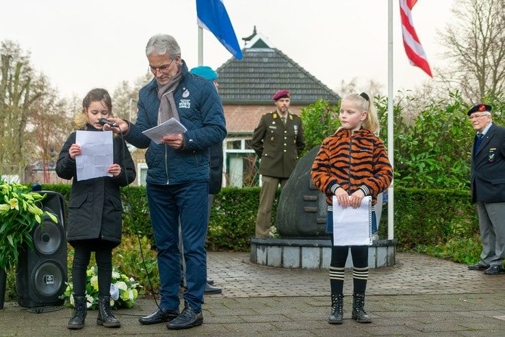 Herdenkingsplechtigheid bij oorlogsmonument Eikenlaan - Foto: Peter Denekamp