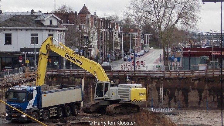 Graafwerkzaamheden Stationsplein Zwolle in volle gang