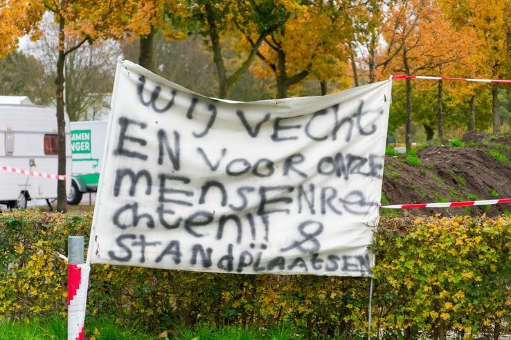 Gemeente Zwolle mag bewoners parkeerterrein Bellinistraat dwingen te vertrekken - Foto: Peter Denekamp