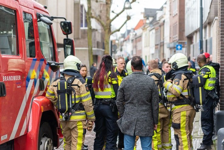 Bewoner dreigt woning in brand te steken in binnenstad - Foto: Peter Denekamp