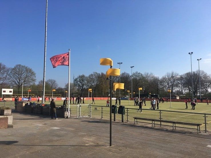 Korfbalvereniging Oranje Zwart neemt voortouw bij geven clinics op Zwolse basisscholen - Foto: Ingezonden foto