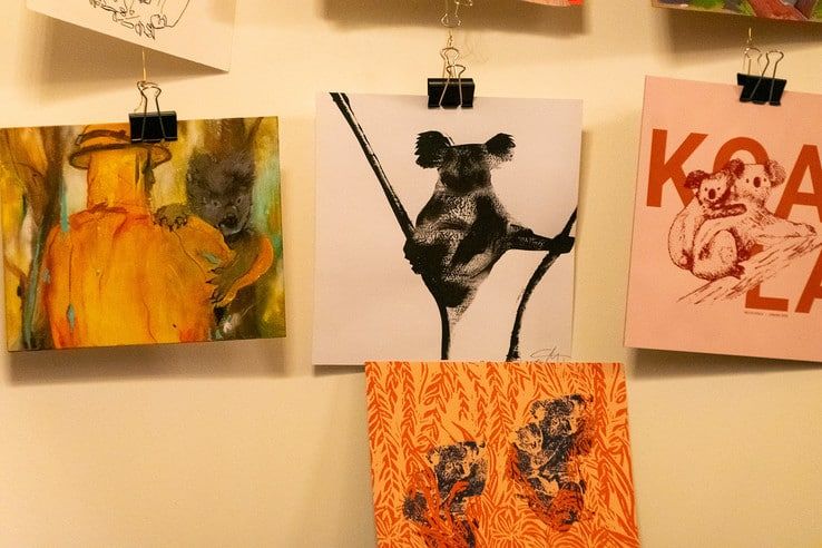 Zwolse Kunstenaar Jehudi van Dijk in de bres voor de Australische koala’s - Foto: Peter Denekamp