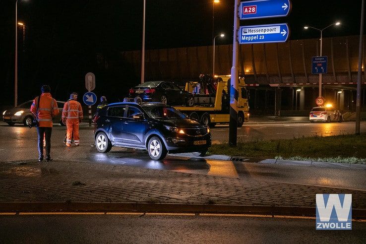 Ongeval tussen motor en personenauto op Ceintuurbaan - Foto: Arjen van der Zee