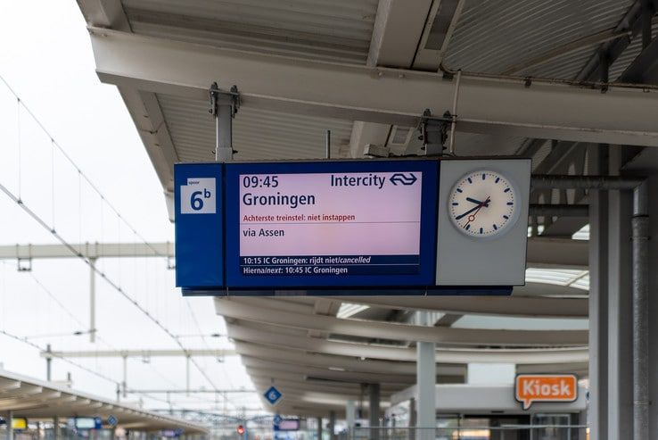 Nu al minder treinen tussen Zwolle en Groningen; dit weekend helemaal geen treinen naar Groningen - Foto: Peter Denekamp