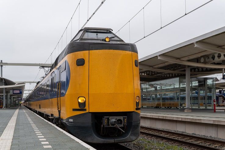 Nu al minder treinen tussen Zwolle en Groningen; dit weekend helemaal geen treinen naar Groningen - Foto: Peter Denekamp