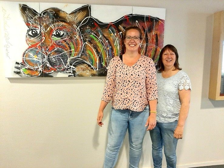 Fleur Dennink, sociaal pedagogisch hulpverlener (links) en Cassandra Steenkist, psychiater - Foto: Ingezonden foto