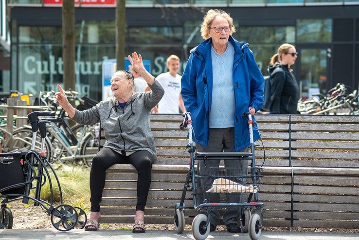 Rollercoaster van plezier voor senioren in Stadshagen - Foto: Peter Denekamp