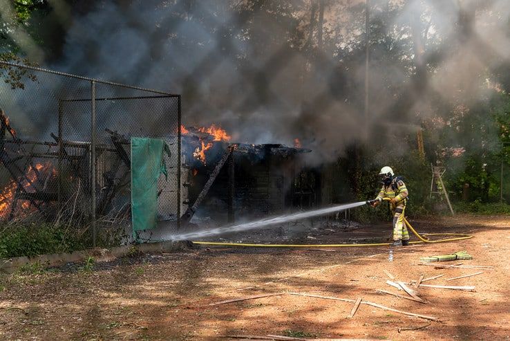 Clubgebouw Tennisvereniging Essent door brand verwoest - Foto: Peter Denekamp