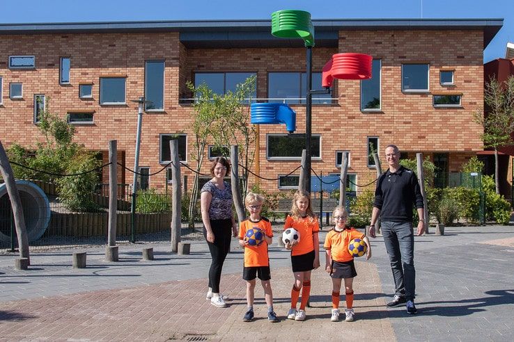 Montessori Kindcentrum en korfbalvereniging Oranje Zwart vinden elkaar op sportief gebied - Foto: Ingezonden foto