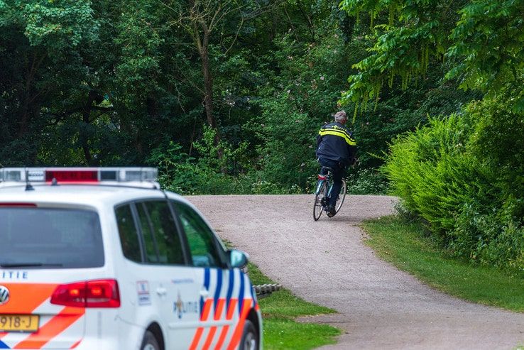 Vrouw bosjes ingetrokken in park De Wezenlanden, Zwollenaar opgepakt - Foto: Peter Denekamp