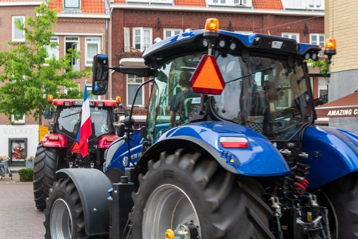 Luidruchtig boerenprotest door binnenstad Zwolle - Foto: Peter Denekamp