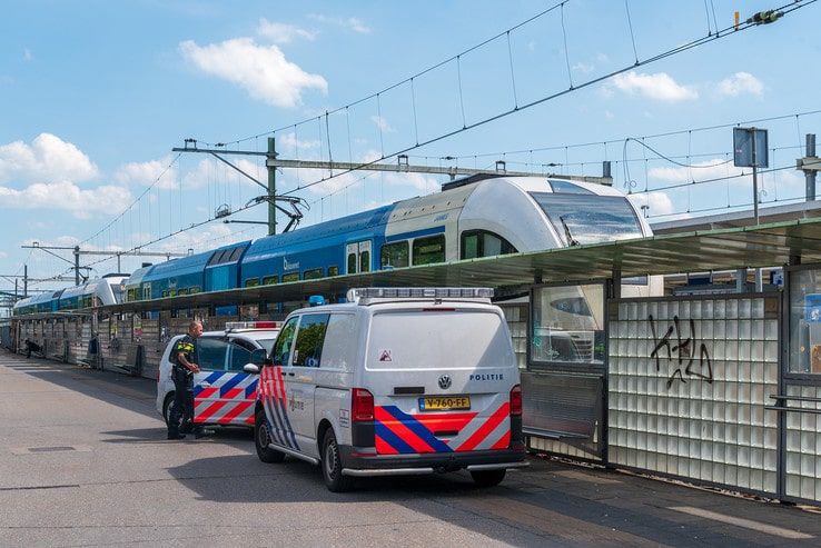 Spoorloper aangehouden bij station Zwolle - Foto: Peter Denekamp