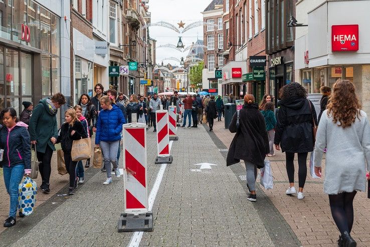 Veilig en verantwoord winkelen: verruiming gebied marktkramen en eenrichtingsverkeer Diezerstraat - Foto: Peter Denekamp