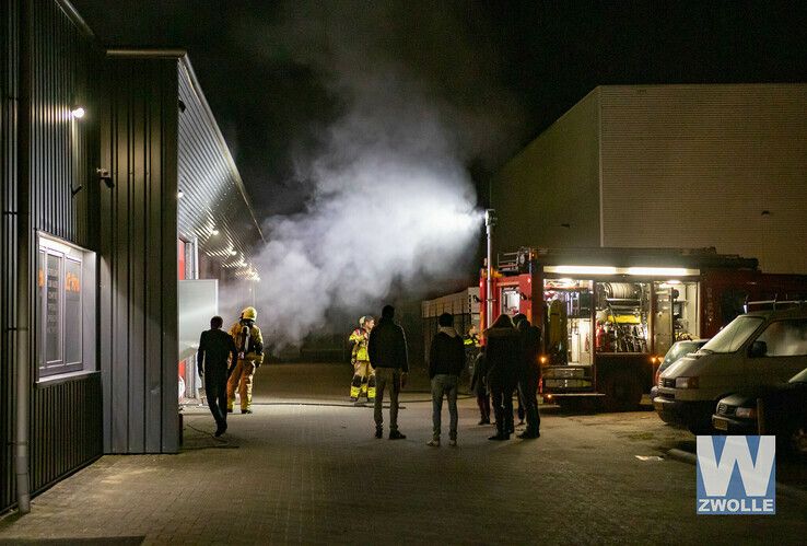 Kinderen ontdekken brand in bedrijfspand en slaan alarm - Foto: Arjen van der Zee