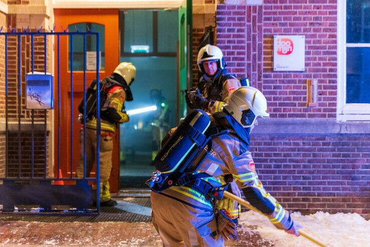 Kleioven vat vlam in Jenaplanschool in Assendorp - Foto: Peter Denekamp