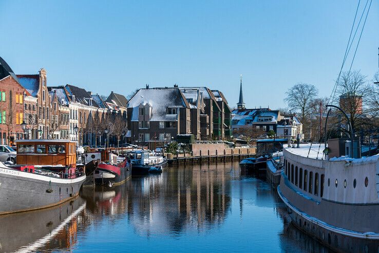 It giet net on, het eerste rondje stadsgracht wordt City Swim Zwolle - Foto: Peter Denekamp