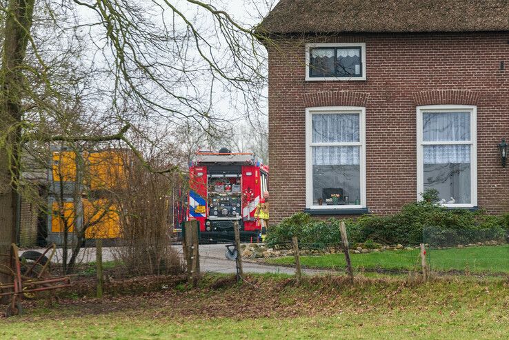 Meterkast vliegt in brand bij aannemer in ‘s-Heerenbroek - Foto: Peter Denekamp