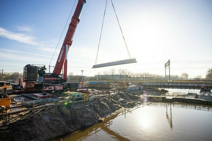 Liggers voor de betonnen brug over de Nieuwe Wetering - Foto: ProRail/ Stefan Verkerk
