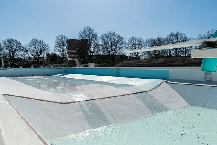 Openluchtbad Zwolle stroomt weer vol met water - Foto: Peter Denekamp